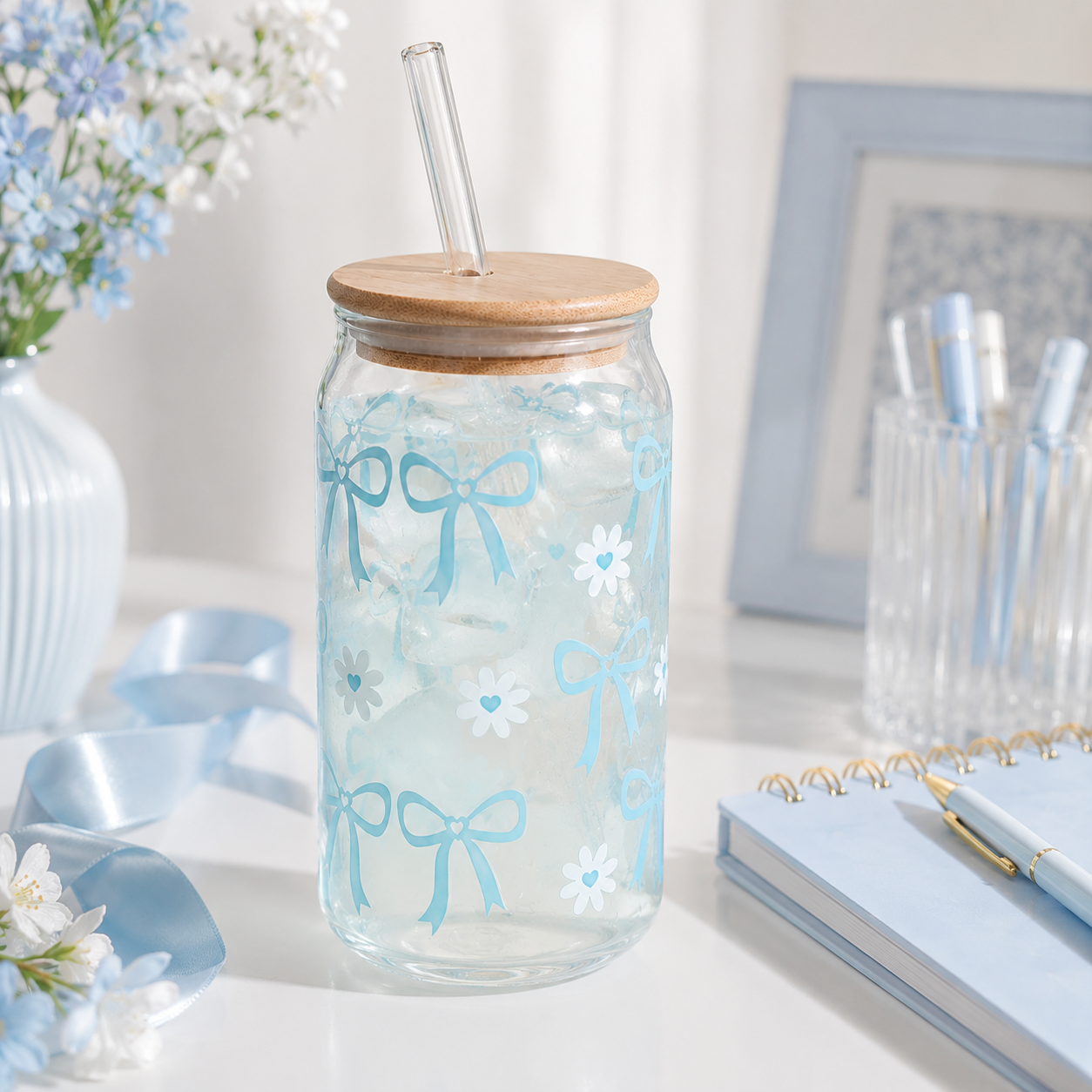 Bow & Daisy Glass Tumbler with Bamboo Lid & Straw